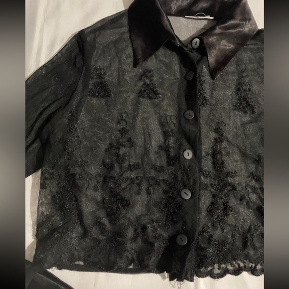 See-Thru Long Sleeve Floral Embroidered Cropped Button Down Shirt - Picture 5 of 11